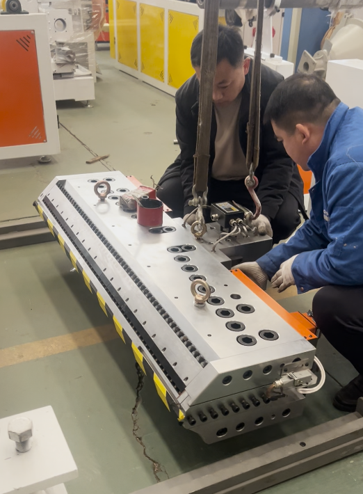 Agak sejuk malam ini.